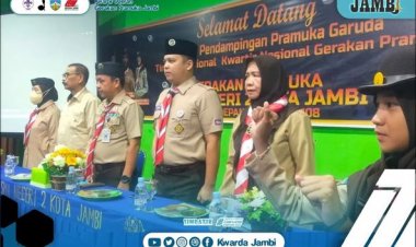 Wakil Ketua komisi  Komisi Binamuda Kwarnas Kunjungi Gudep 02.107- 02.108 Pangkalan SMA 2 Kota Jambi