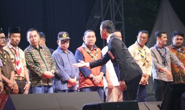 KAKWARDA JAMBI MENERIMA CENDERAMATA DI PENUTUPAN RAIMUNA NASIONAL XII TAHUN 2023